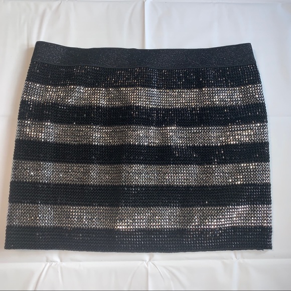 Metallic Silver & Black NWT Bodycon Mini - Picture 1 of 14